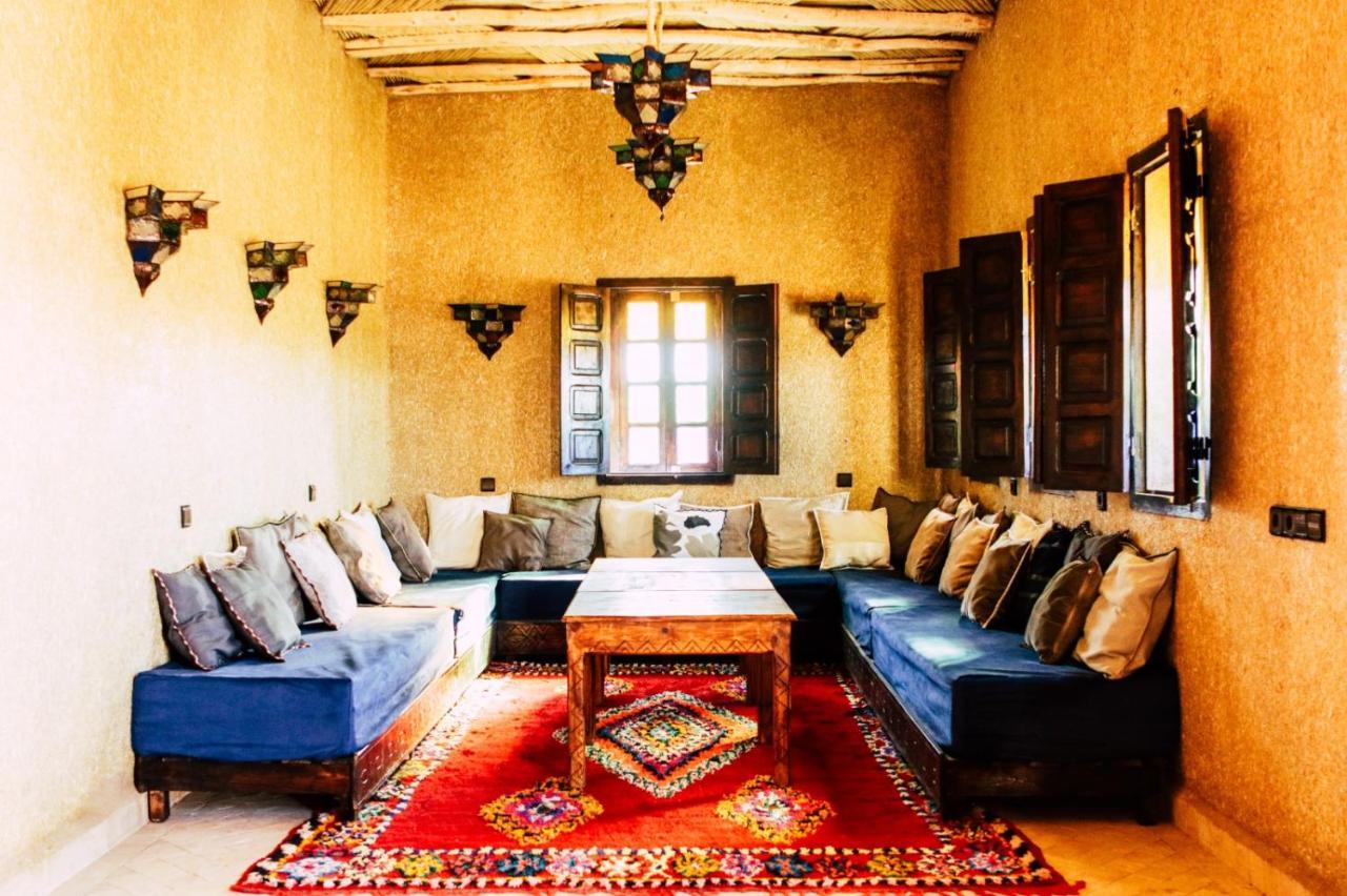 Riad Caravasar メルズーガ エクステリア 写真