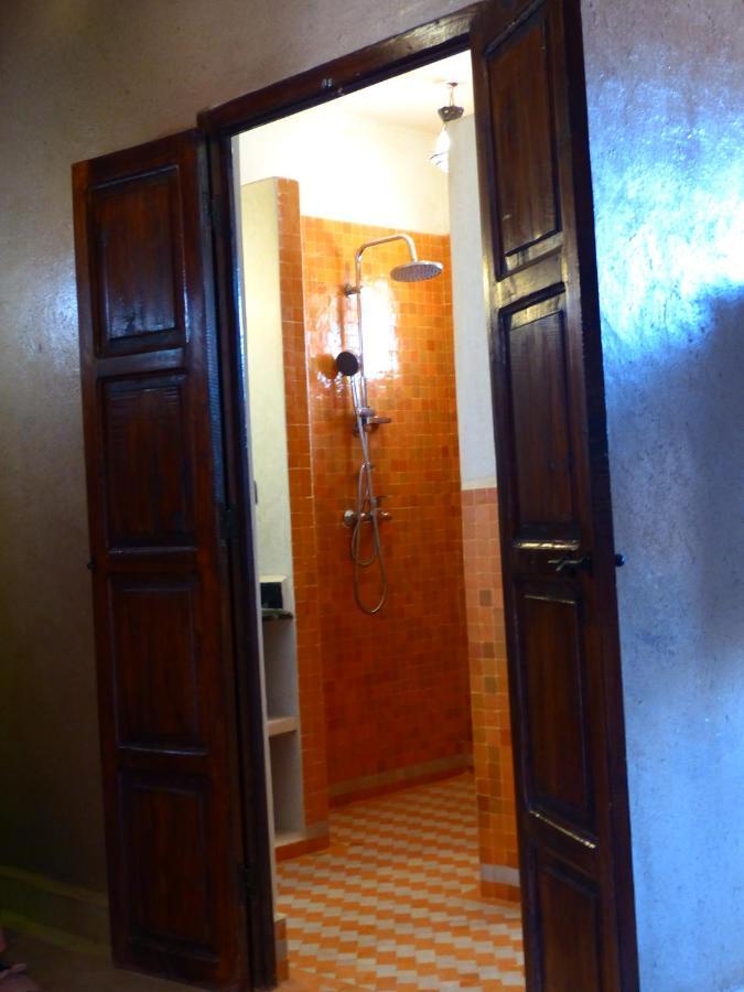 Riad Caravasar メルズーガ エクステリア 写真