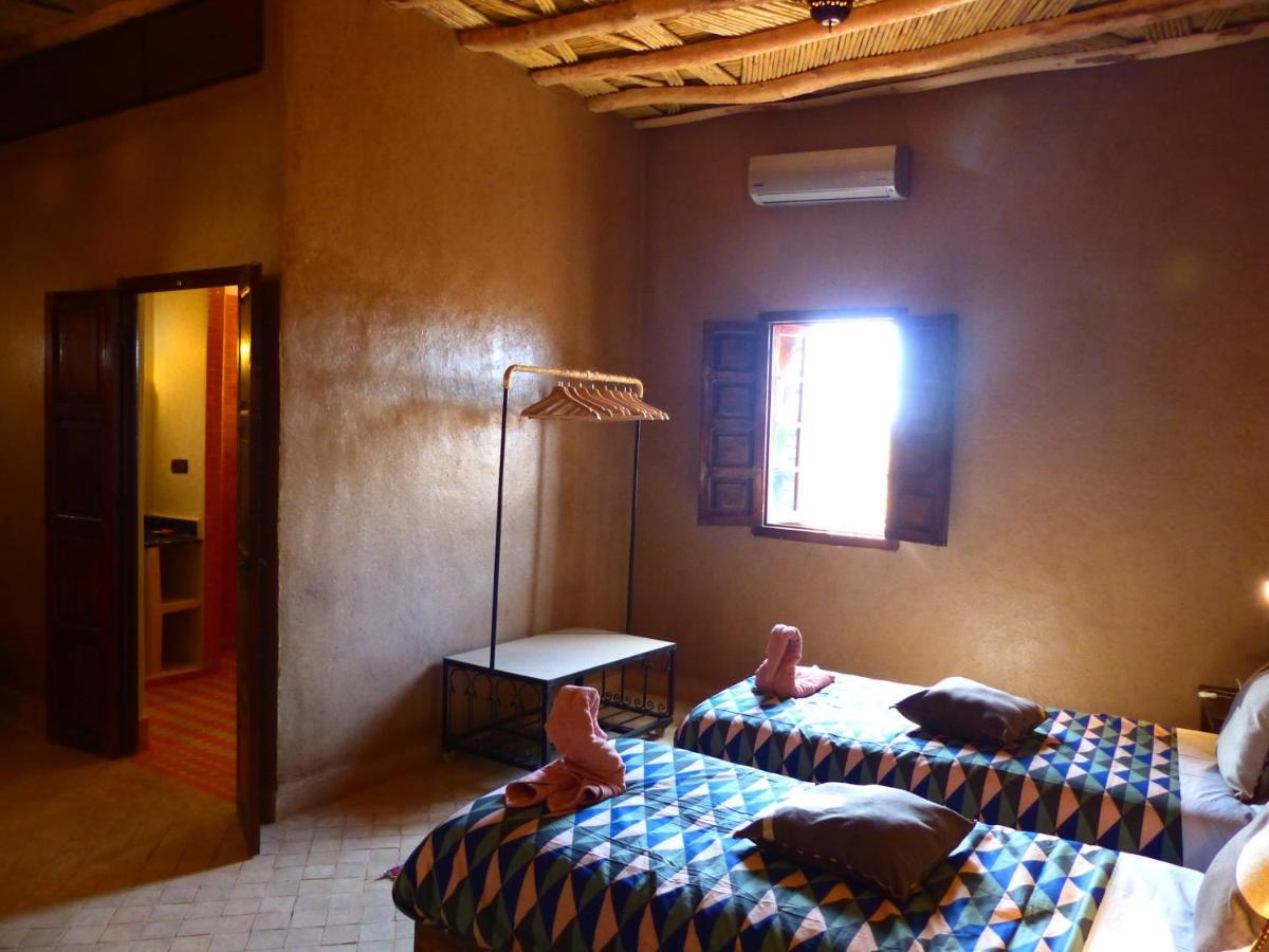 Riad Caravasar メルズーガ エクステリア 写真