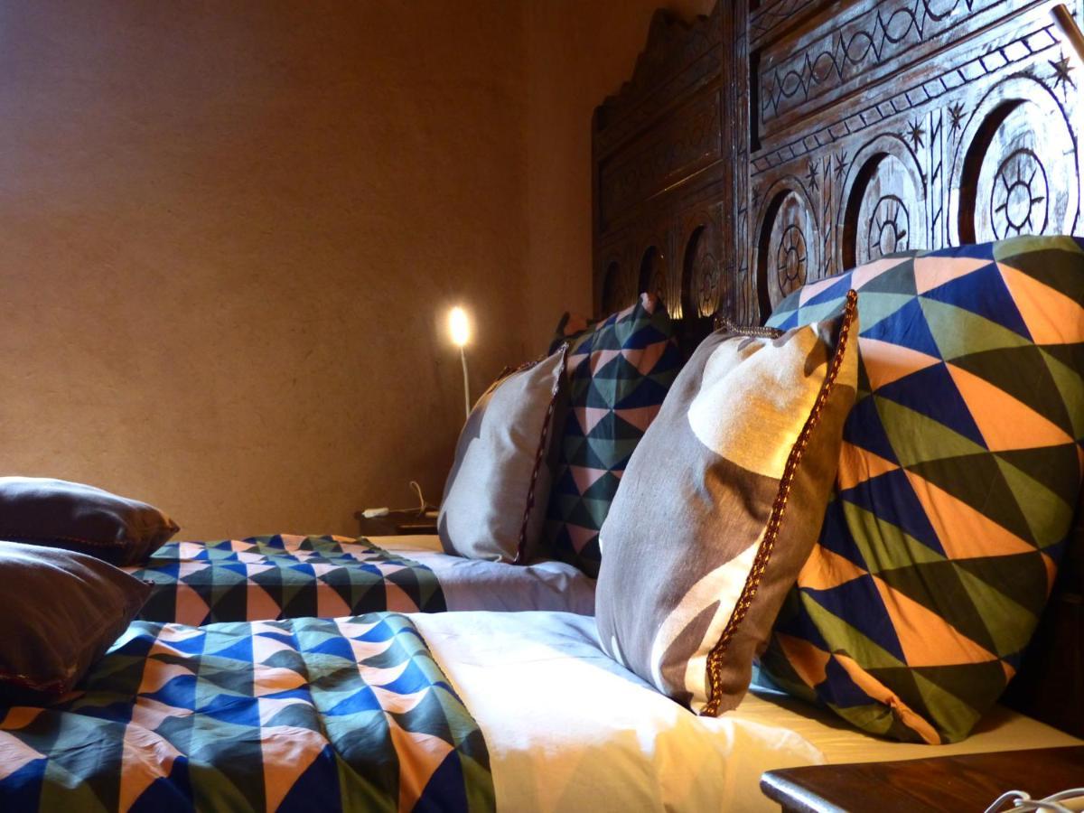 Riad Caravasar メルズーガ エクステリア 写真