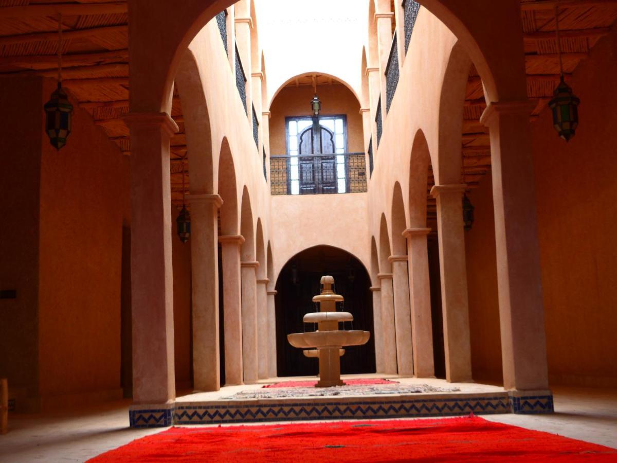 Riad Caravasar メルズーガ エクステリア 写真
